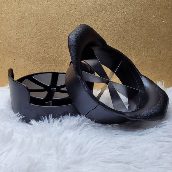 Pampered Chef Veggie Wedger - Picture 4 of 6